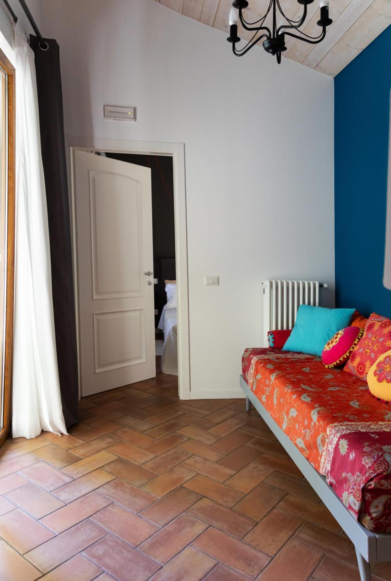 Agriturismo Biomatto อาโรนา ภายนอก รูปภาพ