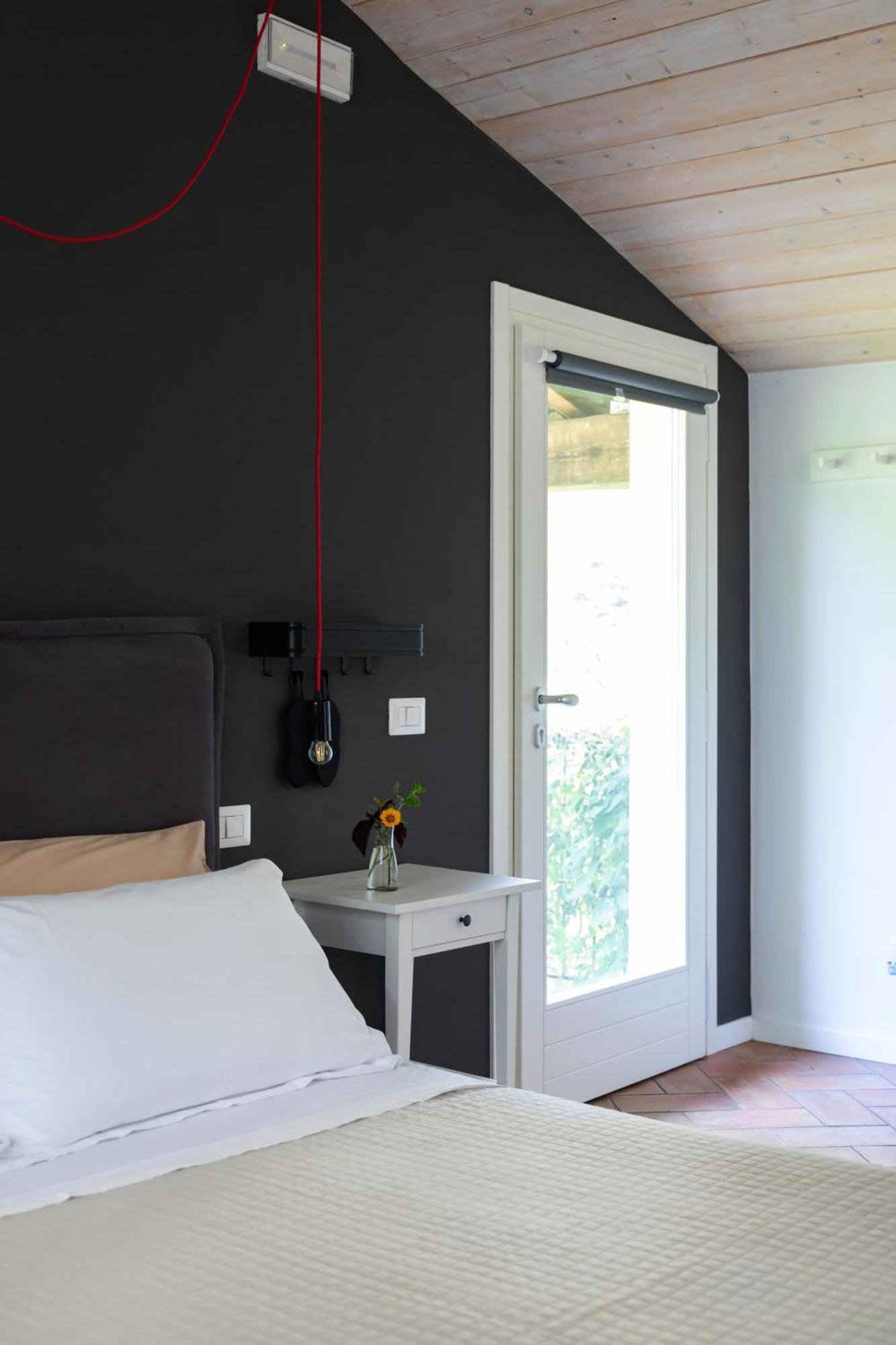 Agriturismo Biomatto อาโรนา ภายนอก รูปภาพ